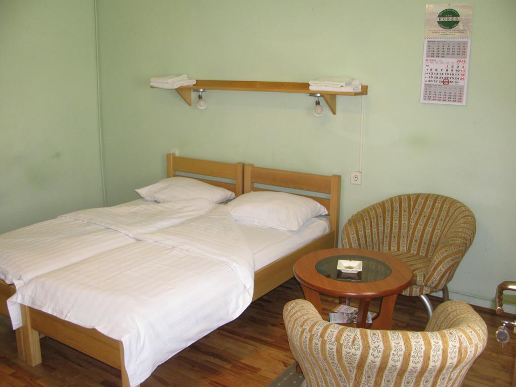 Apartments & Rooms Korzo Σλαβόνσκι Μπροντ Εξωτερικό φωτογραφία