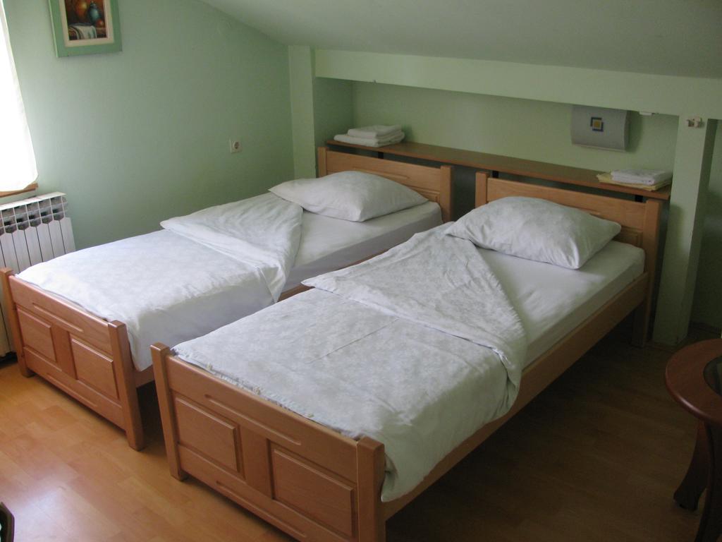 Apartments & Rooms Korzo Σλαβόνσκι Μπροντ Δωμάτιο φωτογραφία