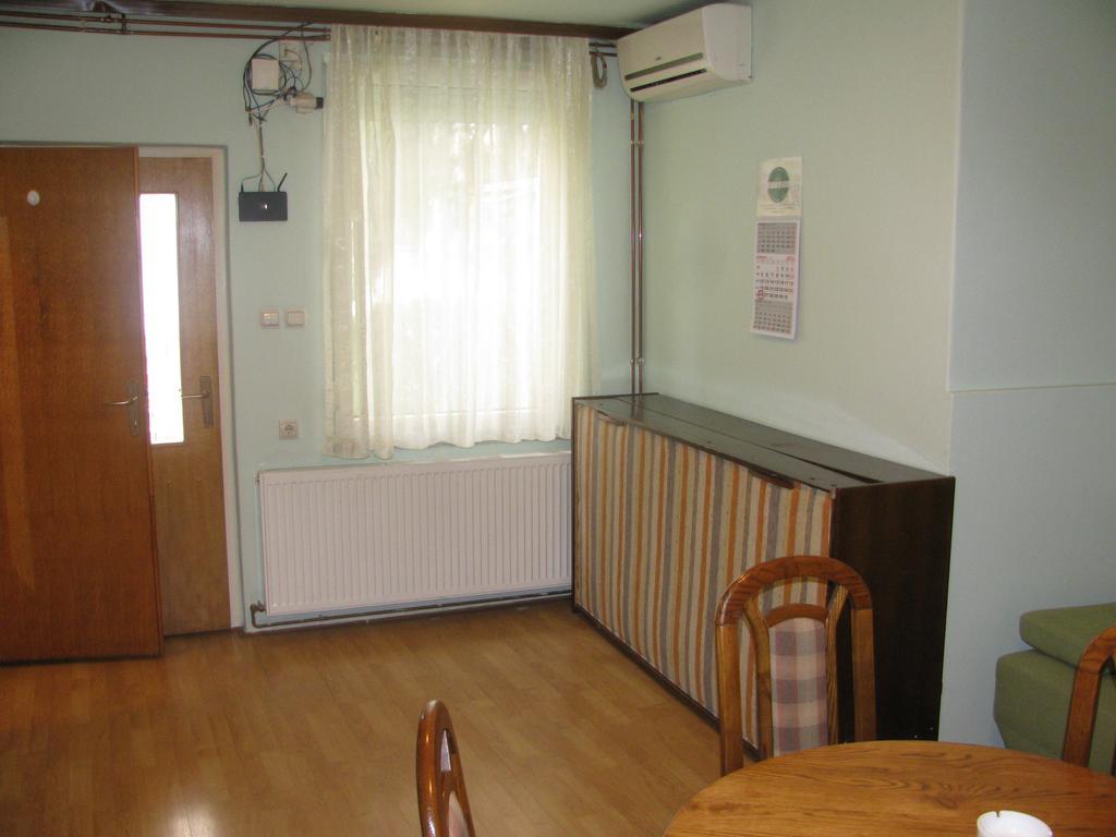 Apartments & Rooms Korzo Σλαβόνσκι Μπροντ Δωμάτιο φωτογραφία