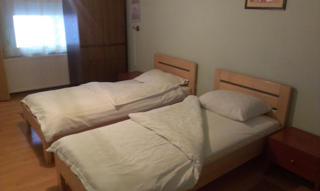 Apartments & Rooms Korzo Σλαβόνσκι Μπροντ Δωμάτιο φωτογραφία