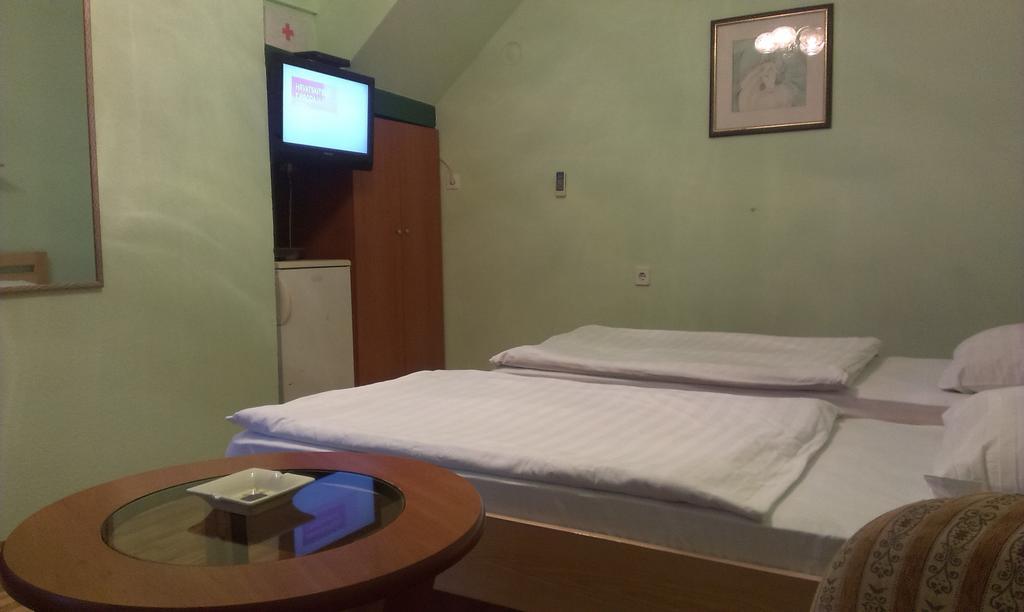 Apartments & Rooms Korzo Σλαβόνσκι Μπροντ Δωμάτιο φωτογραφία