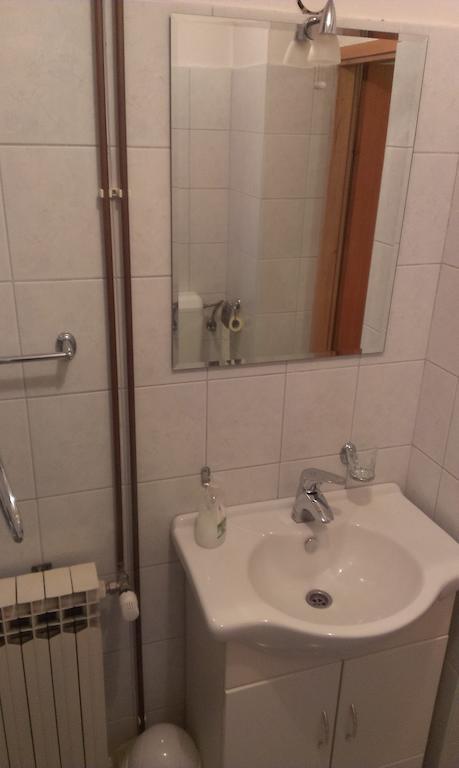 Apartments & Rooms Korzo Σλαβόνσκι Μπροντ Δωμάτιο φωτογραφία
