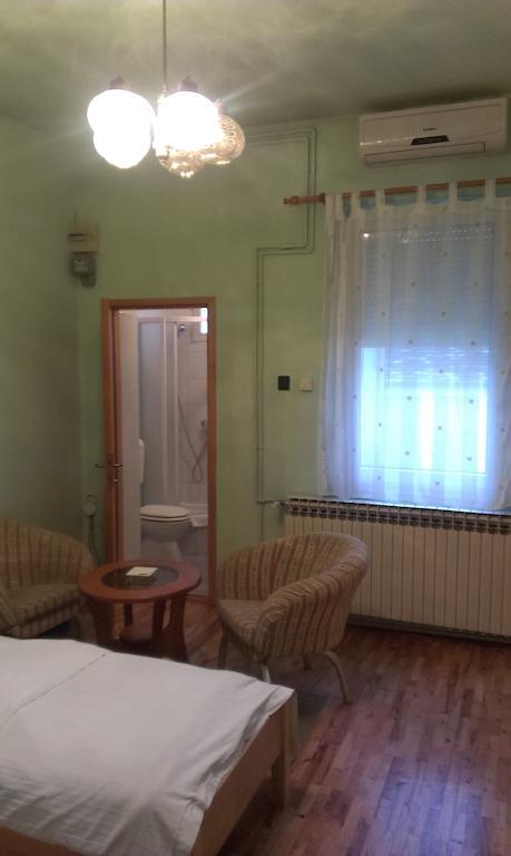 Apartments & Rooms Korzo Σλαβόνσκι Μπροντ Δωμάτιο φωτογραφία